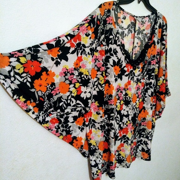 Butterfly Blouse - Picture 2 of 5